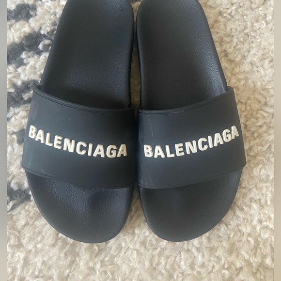 Authentic Balenciaga Pool Slides - Picture 2 of 5